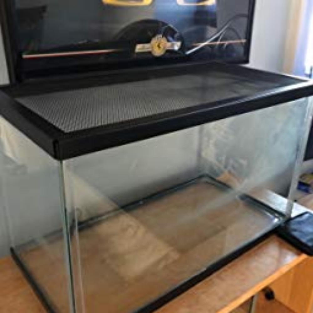PETCO 10 GALLON TANK